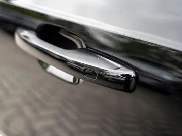 Car image 33