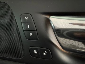 Car image 34