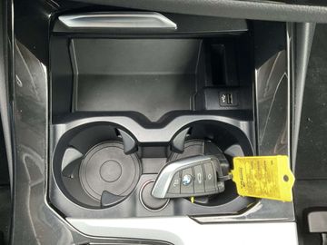 Car image 37