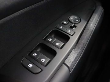 Car image 36