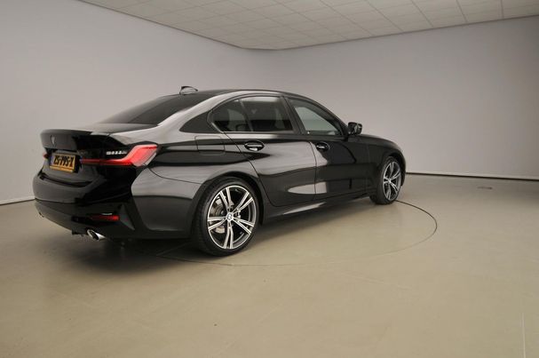 BMW 320i 135 kW image number 5