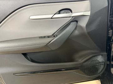 Car image 27