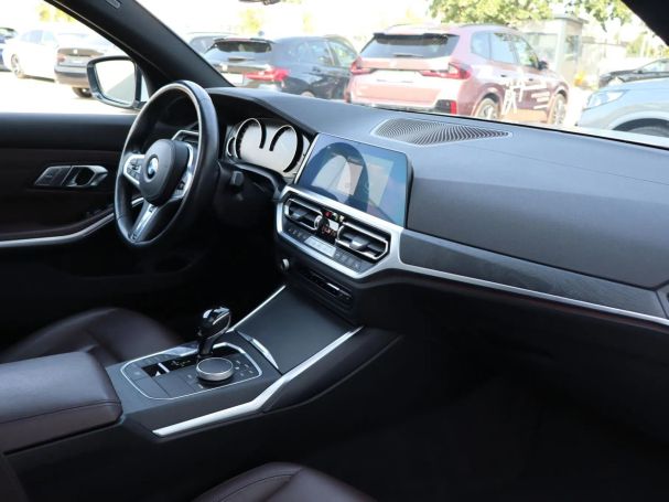 BMW 320i Touring 135 kW image number 7