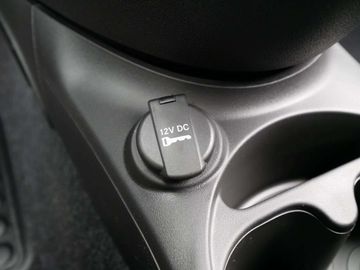 Car image 28