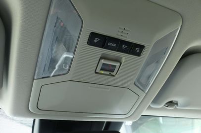 Car image 37