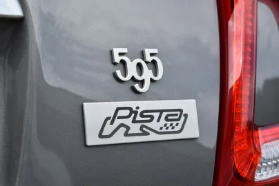 Car image 23