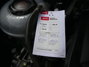 Car image 25