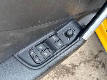 Car image 36