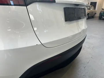 Car image 32
