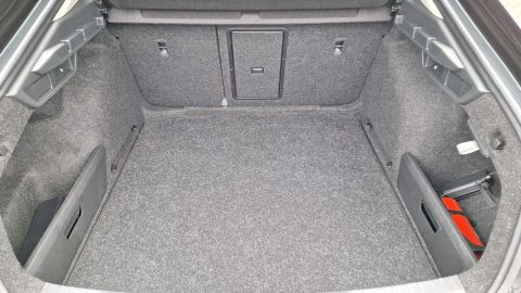 Car image 37