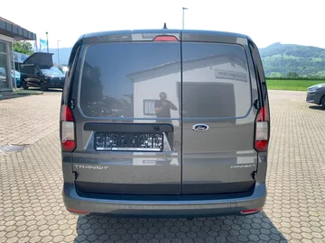 Car image 30