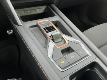Car image 47