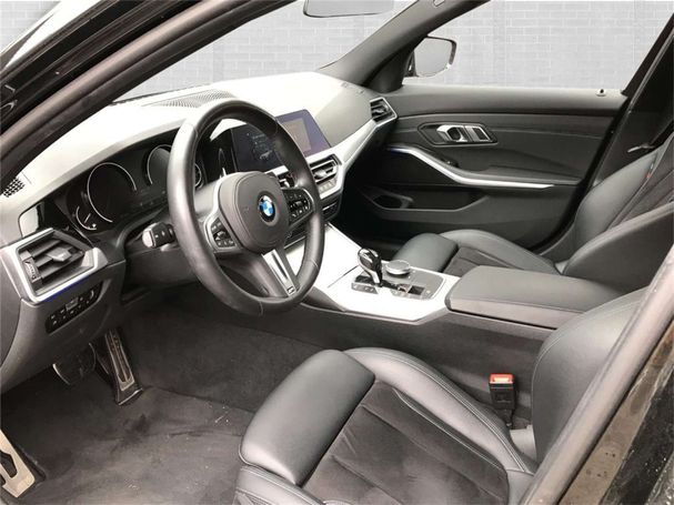 BMW 320i 135 kW image number 3