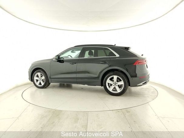 Audi Q8 55 TFSI quattro Tiptronic 250 kW image number 5