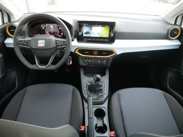 Car image 12