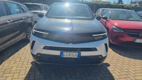 Car image 4
