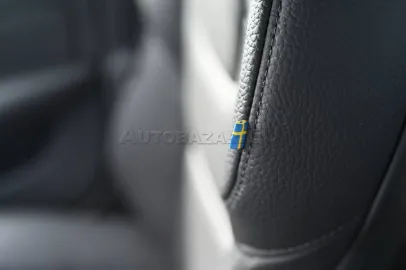 Car image 32