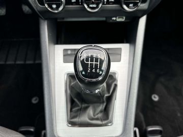 Car image 30