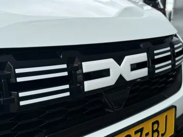Car image 33