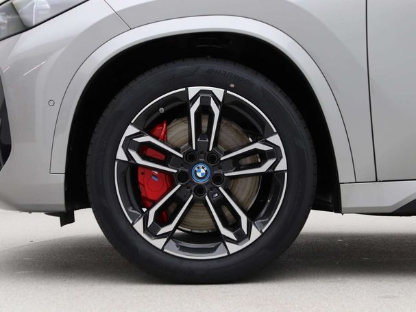 BMW iX1 eDrive20 150 kW image number 17