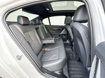 Car image 38