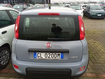 Car image 6