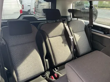 Car image 29