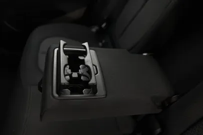Car image 33