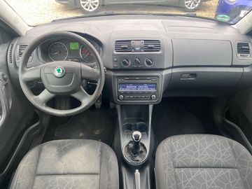 Car image 16