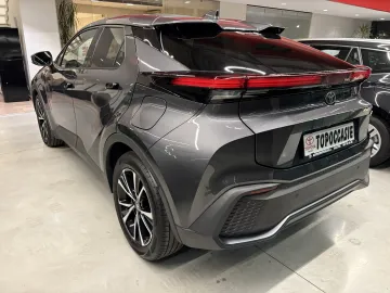 Car image 2