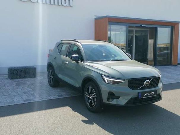 Volvo XC40 B3 Plus Dark 120 kW image number 2