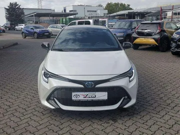 Car image 4