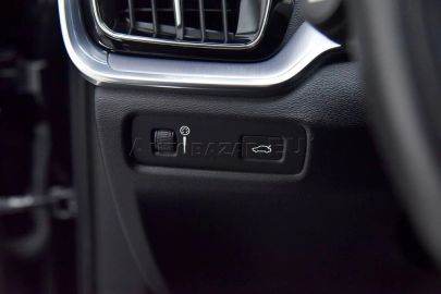 Car image 38