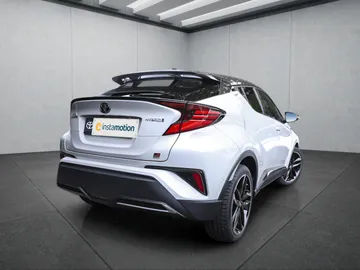 Car image 2