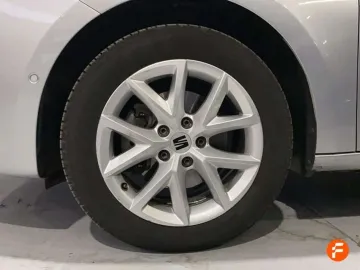 Car image 35