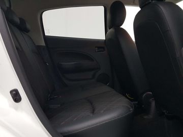 Car image 37