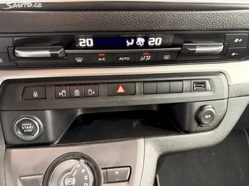 Car image 34