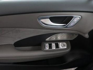 Car image 49