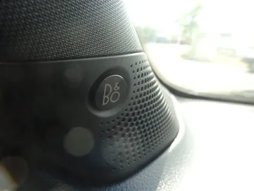 Car image 35