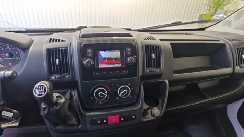 Car image 24