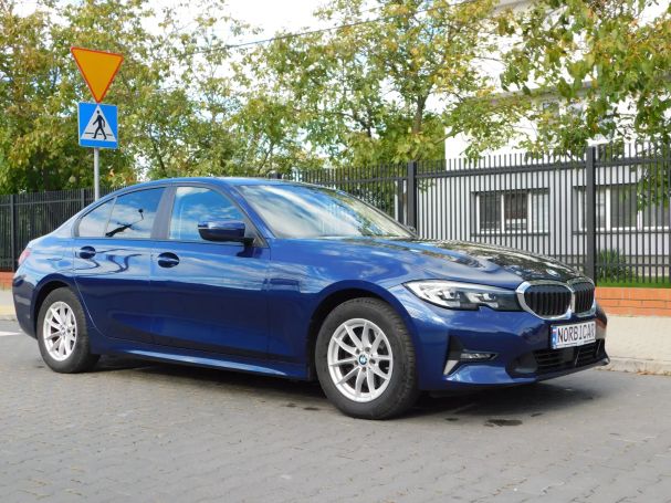 BMW 320d Efficient Dynamic Advantage 120 kW image number 2