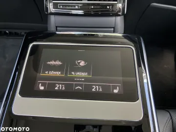 Car image 40