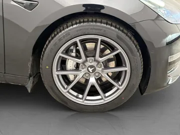 Car image 33
