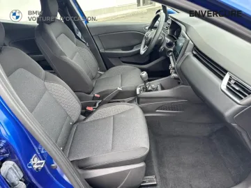 Car image 16