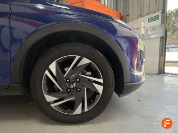 Car image 25