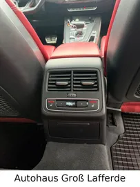 Car image 40