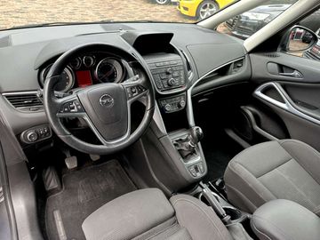 Car image 9