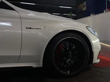 Car image 32