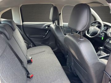 Car image 13