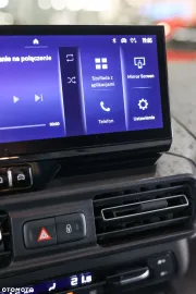 Car image 40
